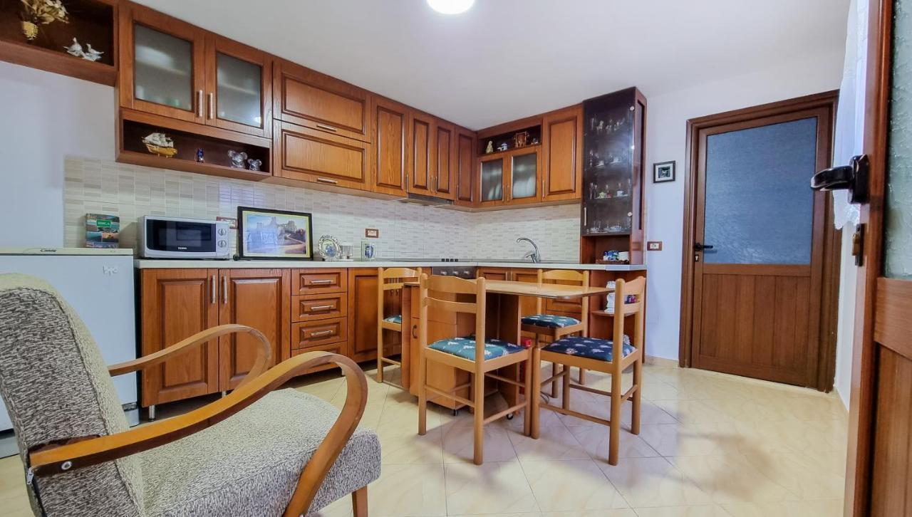 Dhimitri Appartement Berat